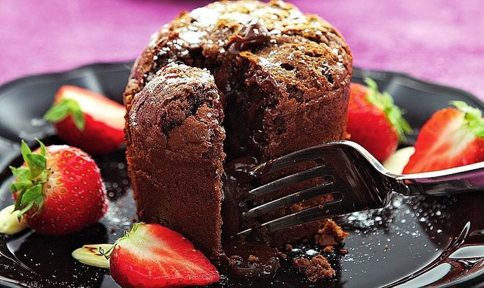 Шоколадный кекс с жидкой сердцевиной