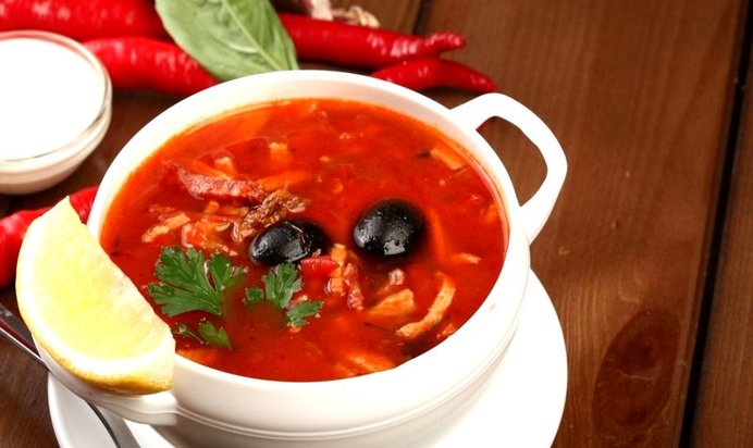 Сборная мясная солянка в мультиварке