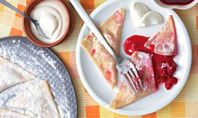 Вареники с вишней и апельсиновой цедрой