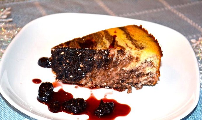 Запеканка творожно-шоколадная с вишней