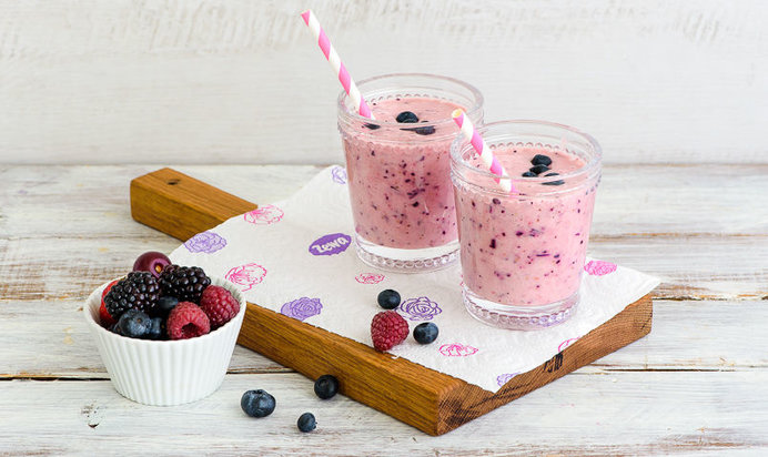 Смузи из ягод и банана