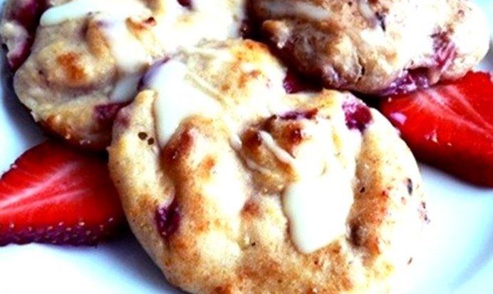 Сырники на сгущенке с клубникой и лавандой