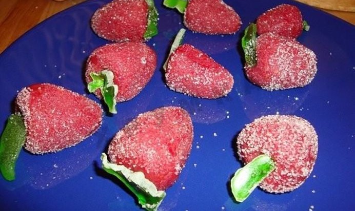 Пирожное Клубничка