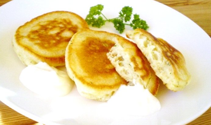 Оладьи на кефире и дрожжах