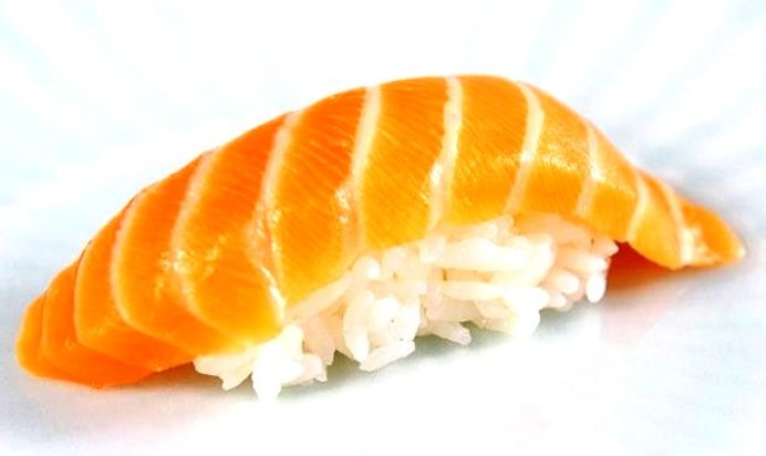 Суши с лососем