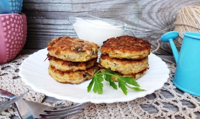 Овощные оладьи с шампиньонами