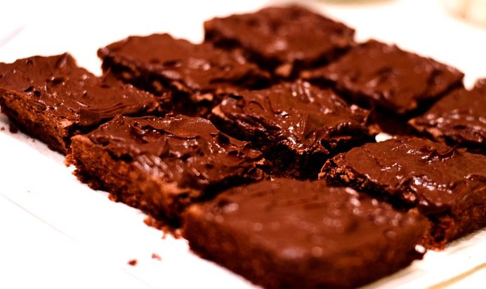 Брауни с какао в глазури