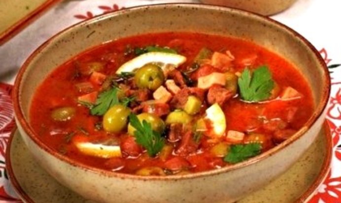 Мясная солянка в мультиварке