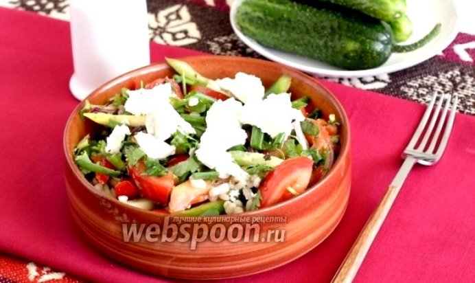 Греческий салат с перловкой и мятой