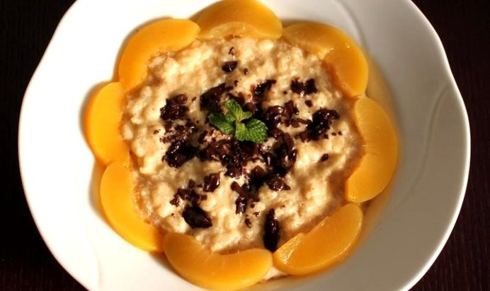 Ванильное ризотто с персиками и шоколадом