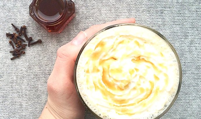 Кофе латте с гвоздикой и гречишным медом