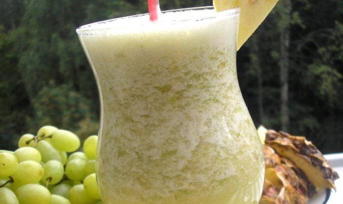 Виноградный смузи с зеленым чаем