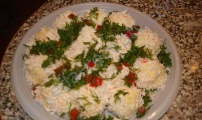 Морская капуста с кальмарами в тарталетках Приморский бутерброд