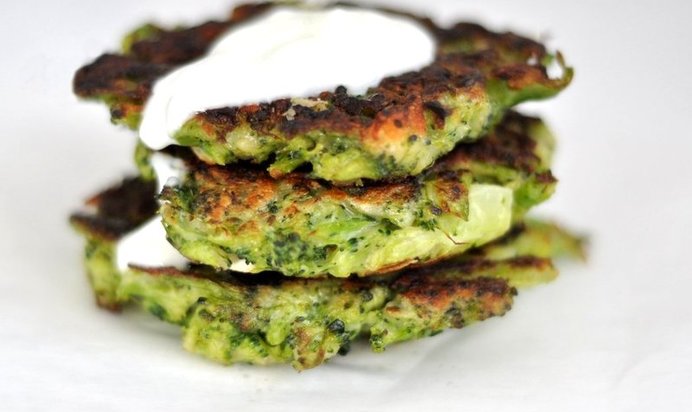Оладьи из брокколи с сыром