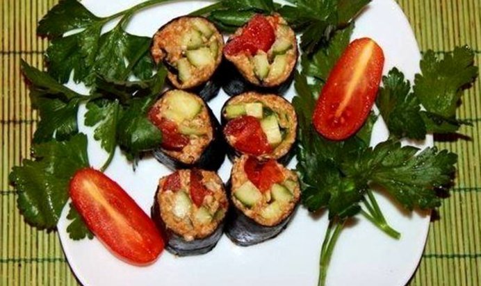 Сыроедческие роллы с семечками и авокадо