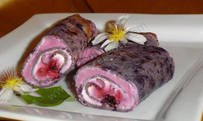 Блинчики с черникой и творожной начинкой