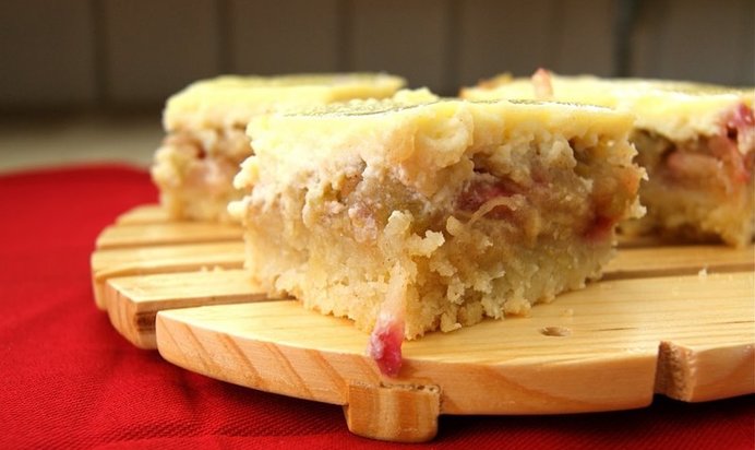 Шарлотка на сметане