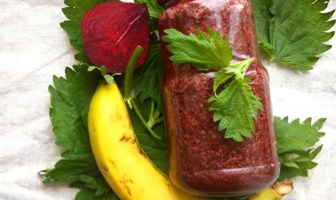 Смузи из крапивы и свеклы