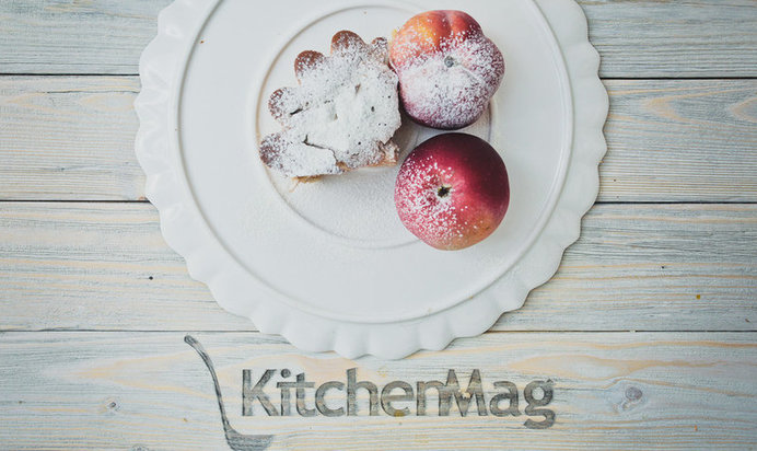 Классическая шарлотка с яблоками