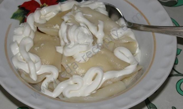 Вареники со сметаной
