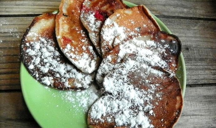 Оладьи с клубникой