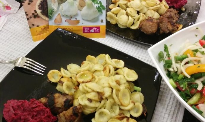 Паста с соусом песто