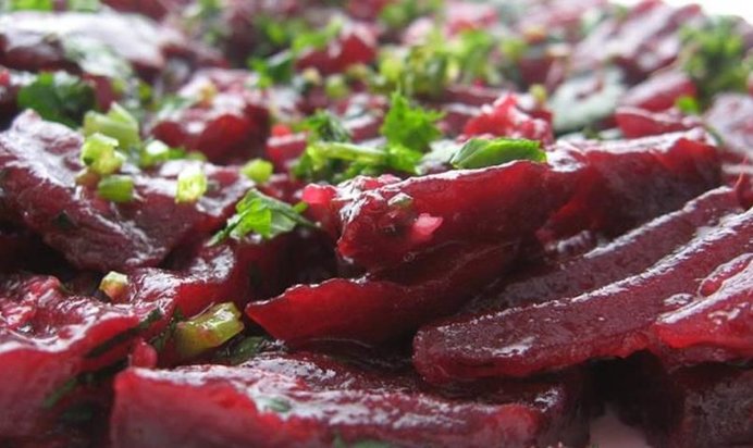 Свекольный салат с ткемали