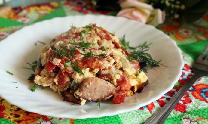 Омлет с овощами и ветчиной