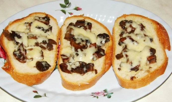 Бутерброды горячие с сыром в микроволновке