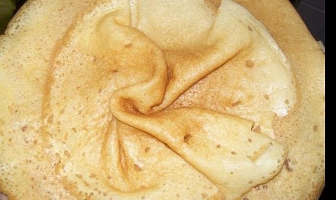 Тонкие блины бездрожжевые на молоке с дырочками