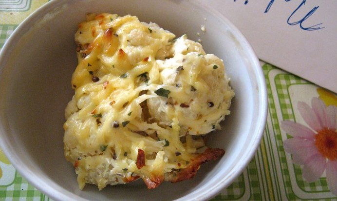 Запеканка из цветной капусты под сыром