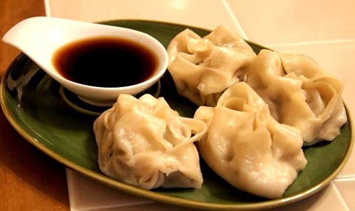 Манты с консервированными грибами