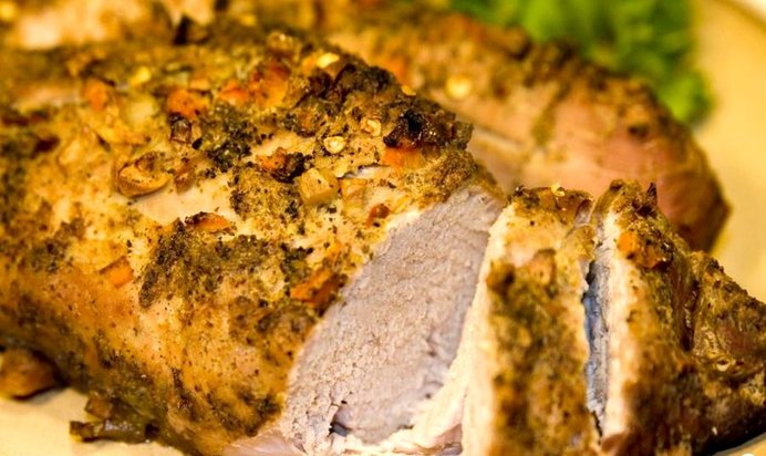 Свиное жаркое в красном вине