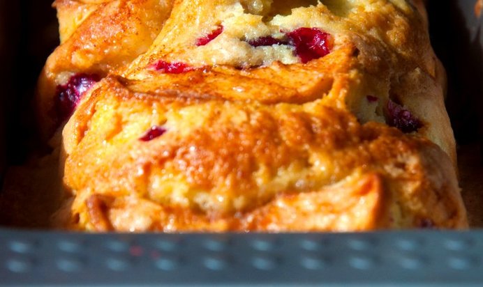 Кекс с клюквой