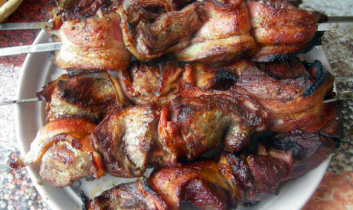 Шашлык в беконе