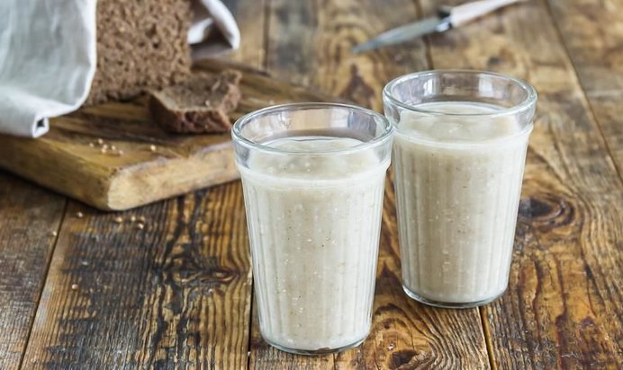 Овсяный кисель с черным хлебом