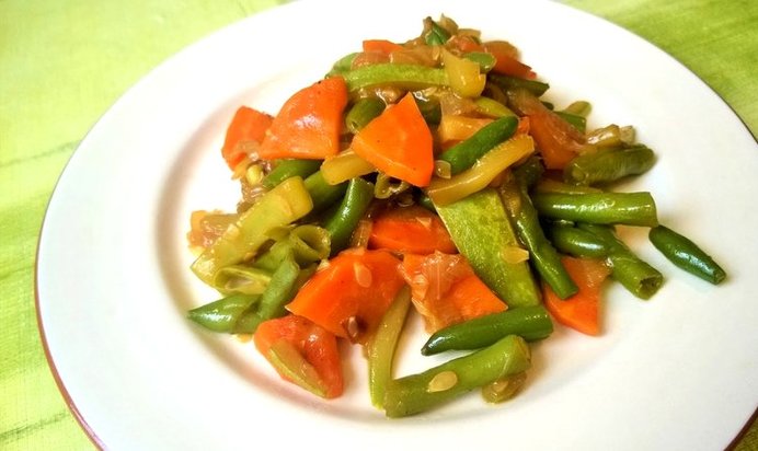 Тушеные овощи под соусом