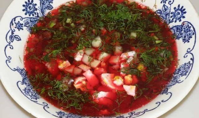 Борщ холодный с ботвой