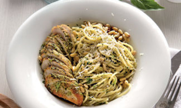 Куриная грудка в песто со спагетти