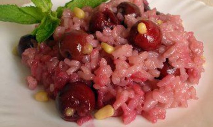 Ризотто с вишней и кедровыми орешками