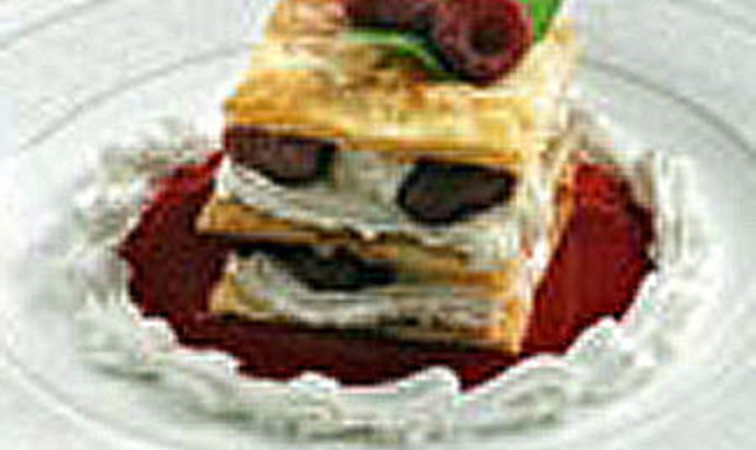 Пирожные из слоеного теста