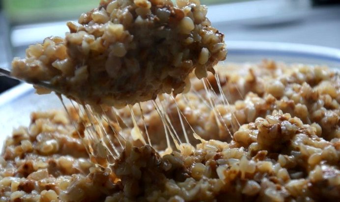 Сырная гречневая каша