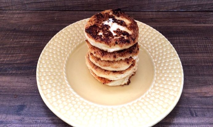 Сырники на манке с черносливом