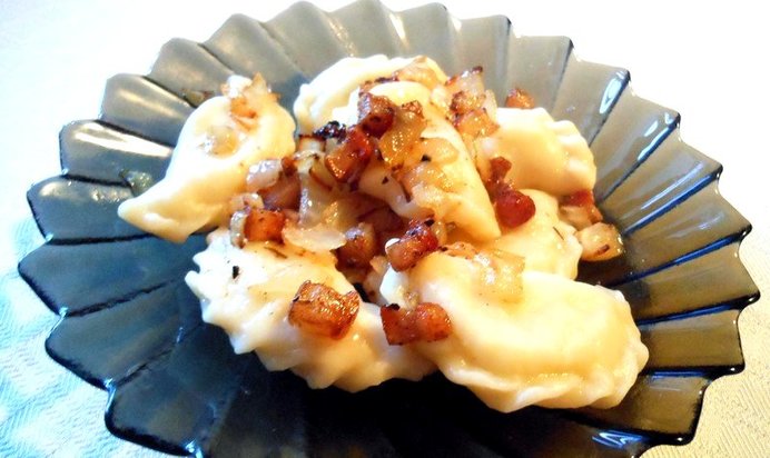 Вареники со шкварками