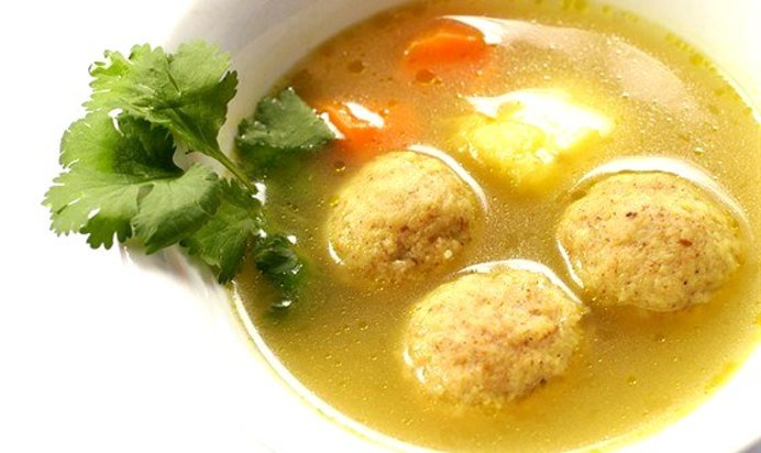 Мясной бульон с картофельными клецками