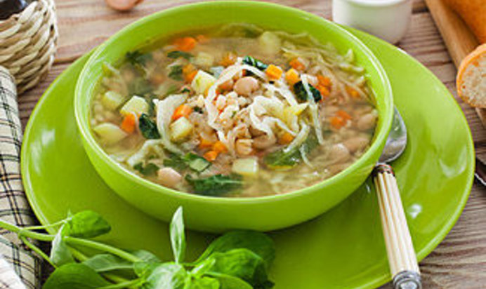 Минестроне с перловкой и шалфеем в мультиварке