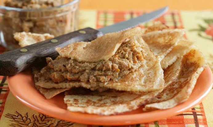 Блины и грибная икра