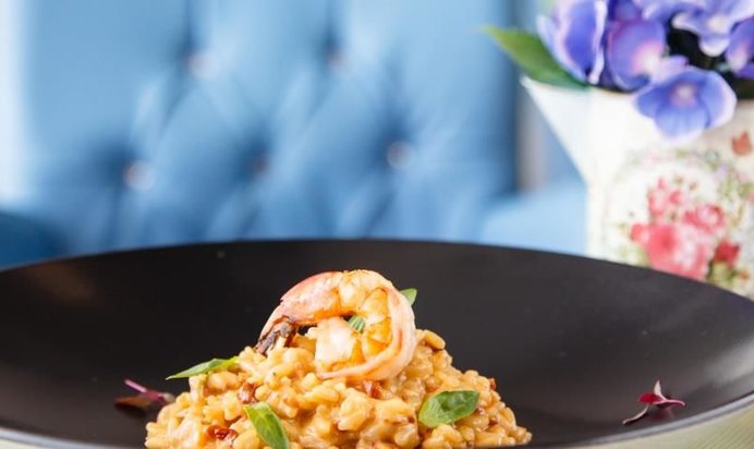 Ризотто с креветками и вяленными томатами