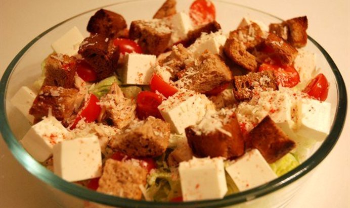 Салат «Цезарь» с фетой