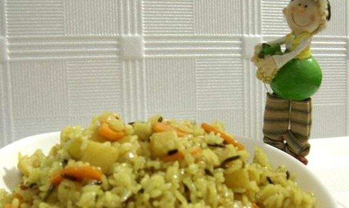 Вегетарианский плов с айвой